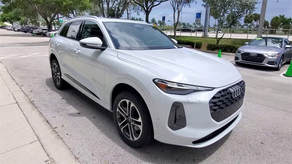 Thumbnail: 2025 Audi Q5 - 2