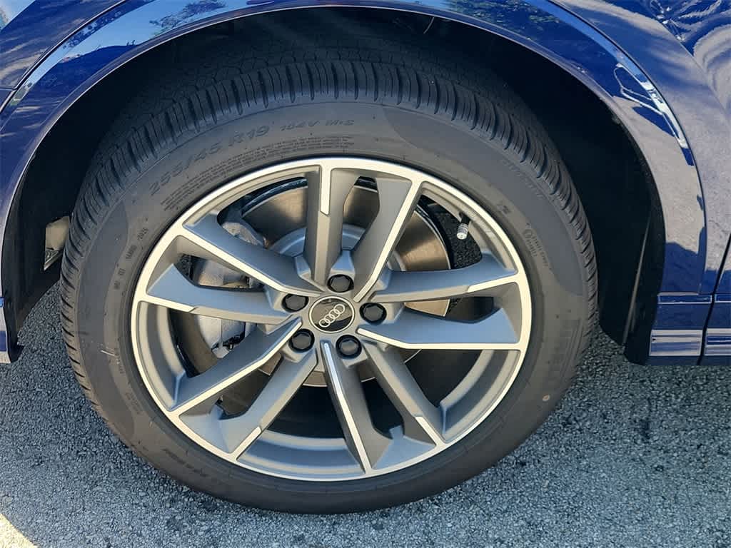 Thumbnail: 2025 Audi Q3 - 8