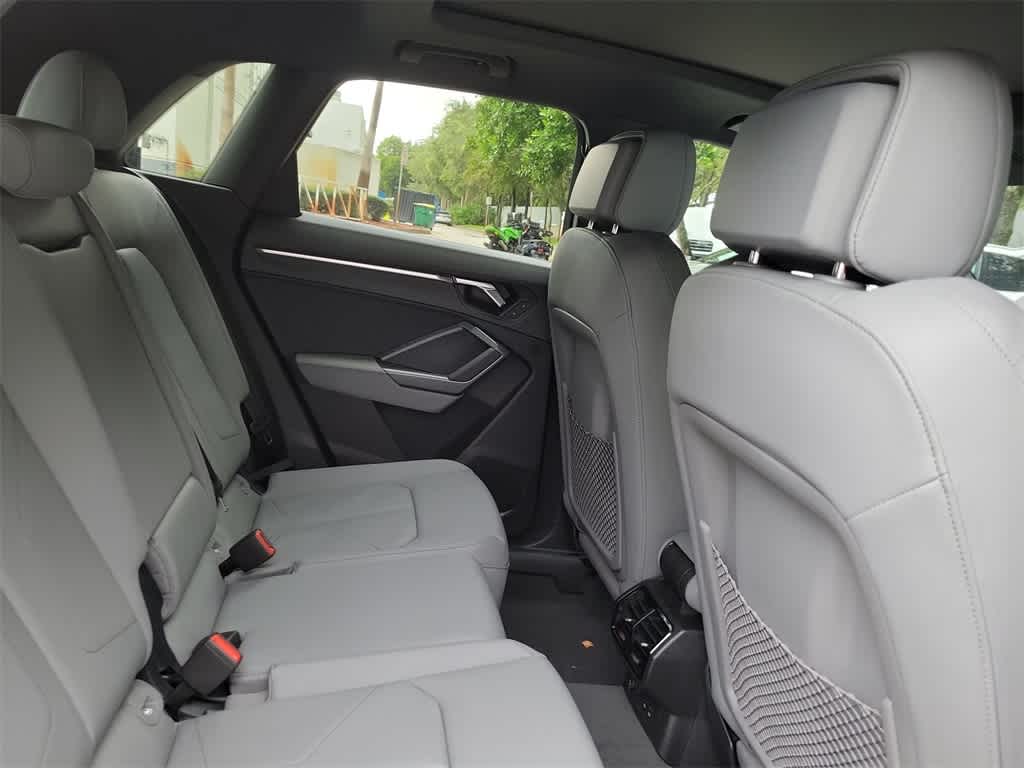 Thumbnail: 2025 Audi Q3 - 13