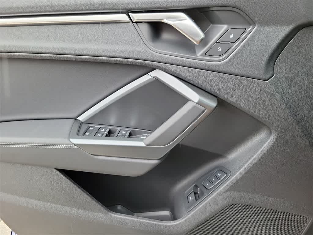 Thumbnail: 2025 Audi Q3 - 19