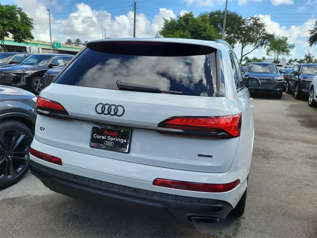 Thumbnail: 2026 Audi Q7 - 4