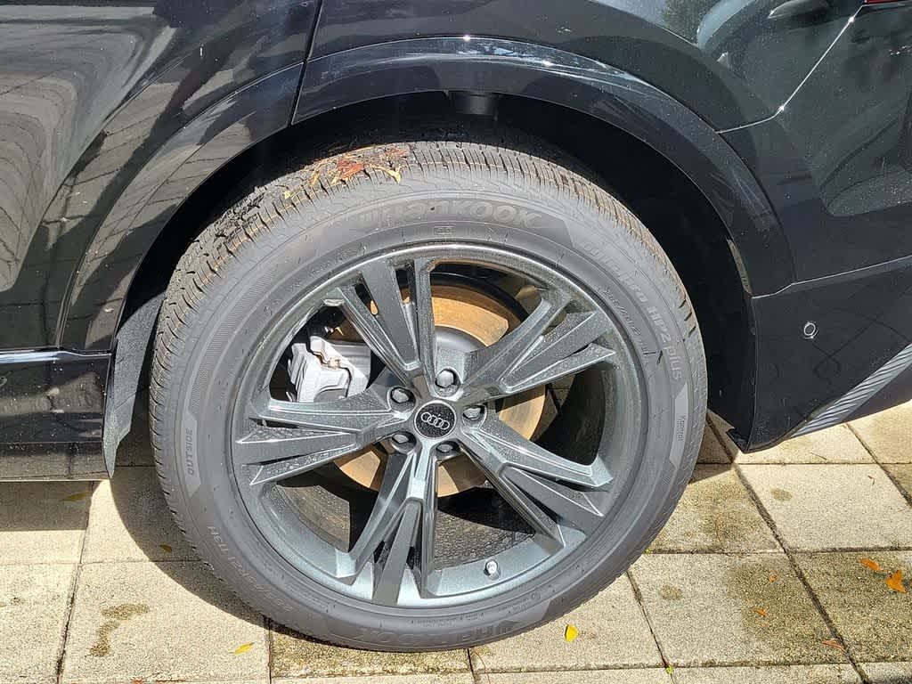 Thumbnail: 2026 Audi Q8 - 8