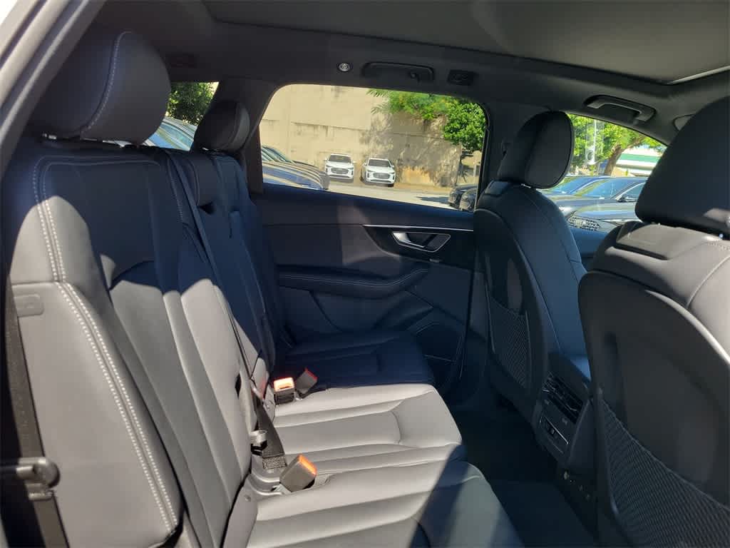 Thumbnail: 2026 Audi Q7 - 13