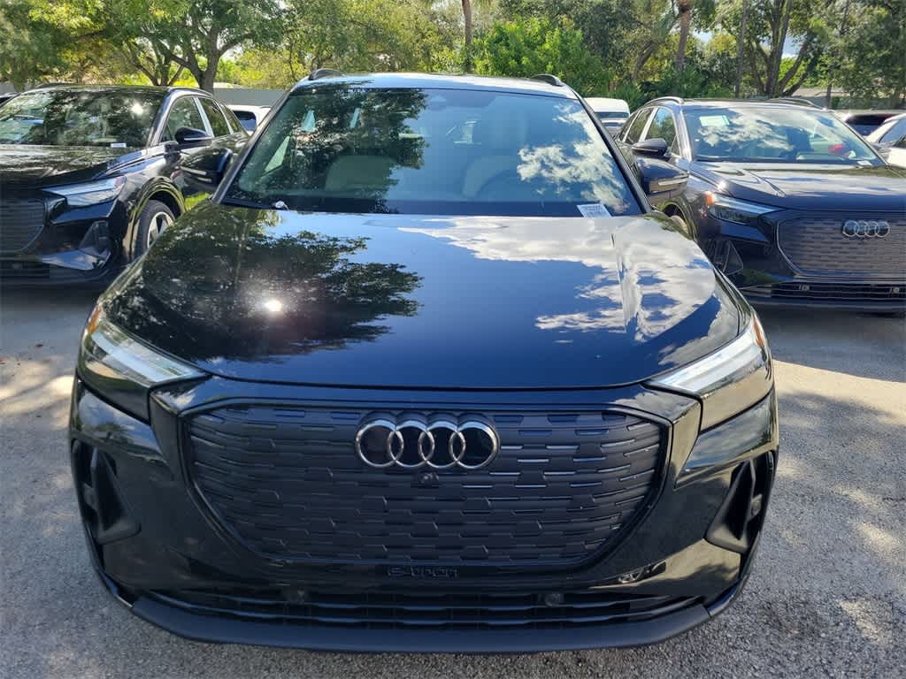 Thumbnail: 2026 Audi Q4 e-tron - 6
