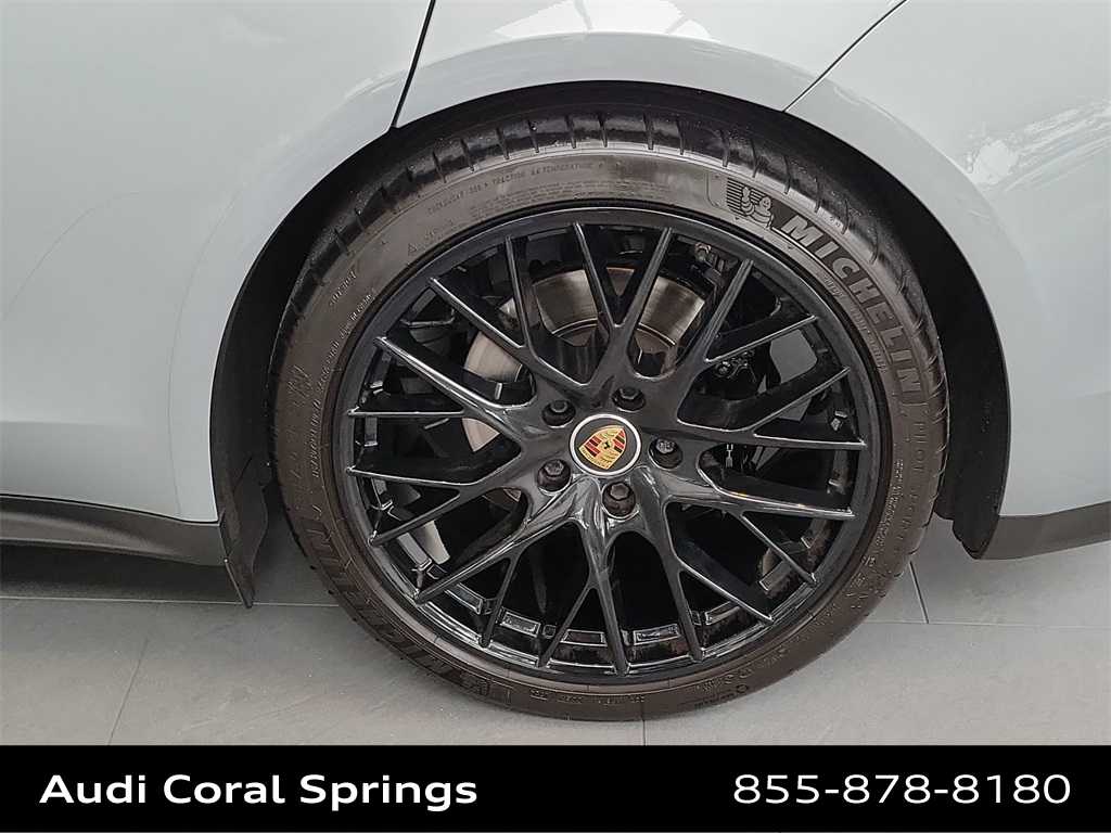 Thumbnail: 2021 Porsche Panamera - 8