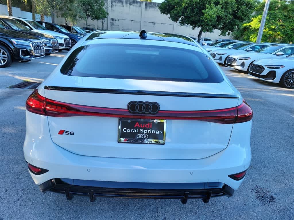 Thumbnail: 2025 Audi e-tron S - 7