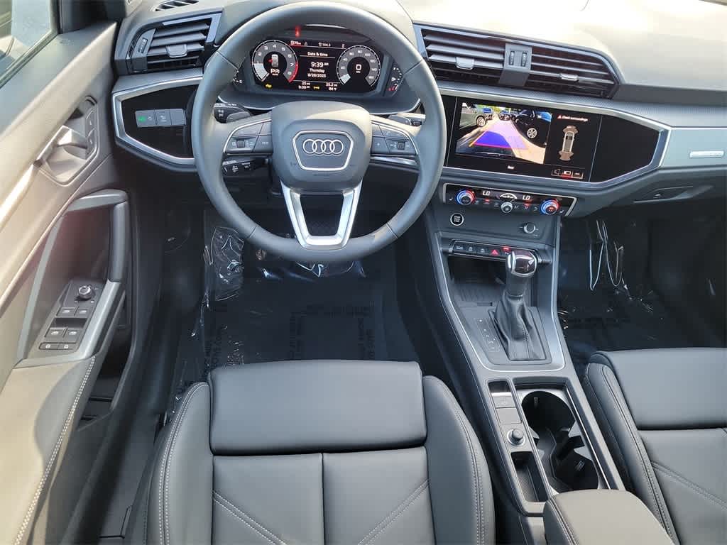 Thumbnail: 2025 Audi Q3 - 10