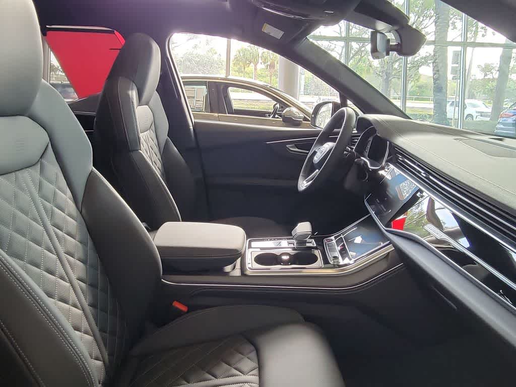 Thumbnail: 2026 Audi SQ7 - 14