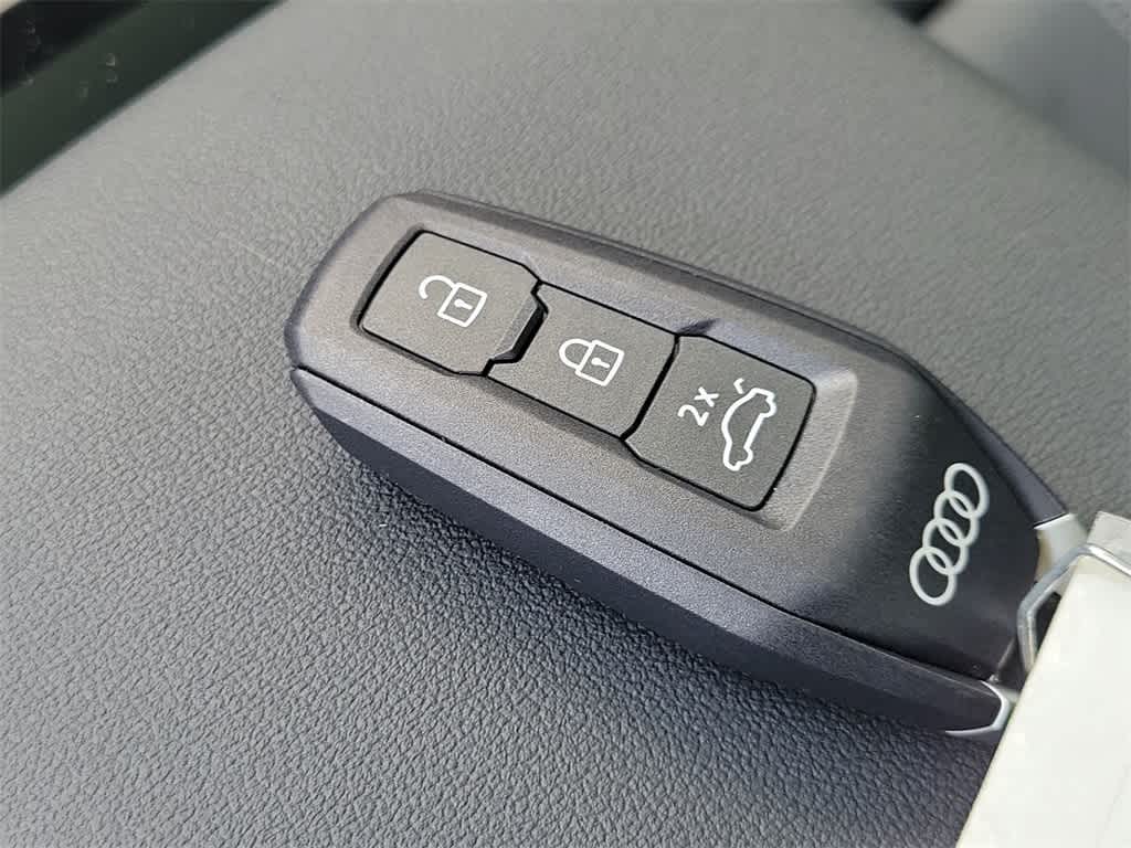 Thumbnail: 2025 Audi e-tron S - 28