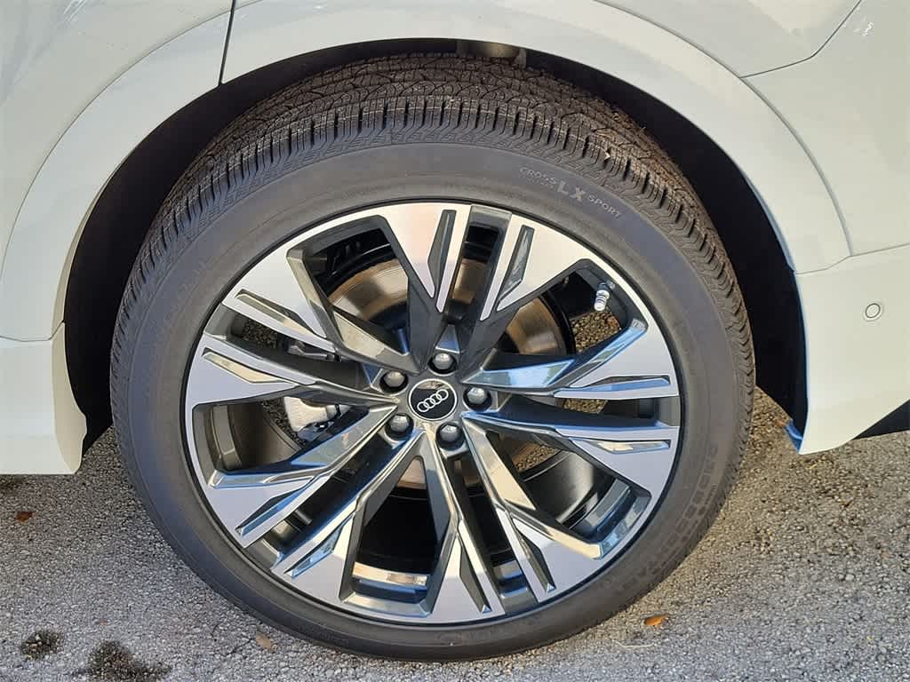 Thumbnail: 2026 Audi Q8 - 16