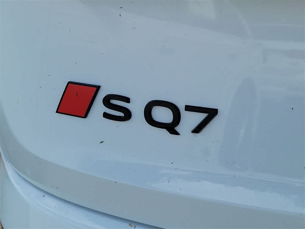 Thumbnail: 2026 Audi SQ7 - 7