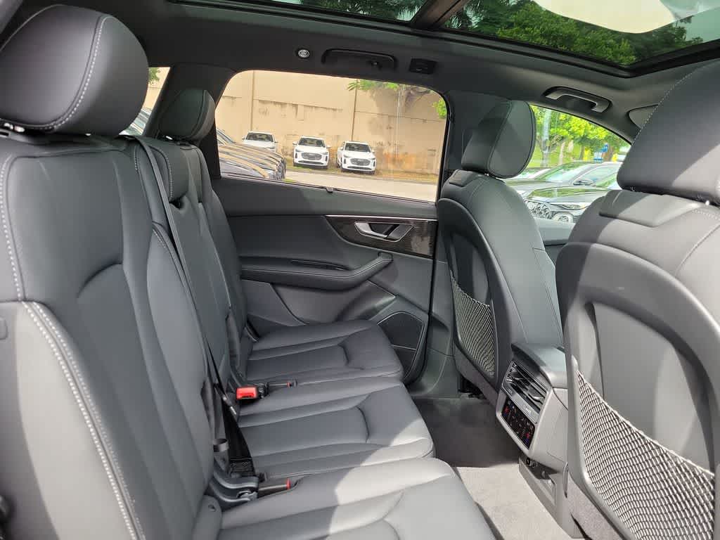 Thumbnail: 2026 Audi Q7 - 13