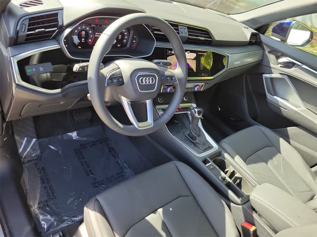 Thumbnail: 2025 Audi Q3 - 10