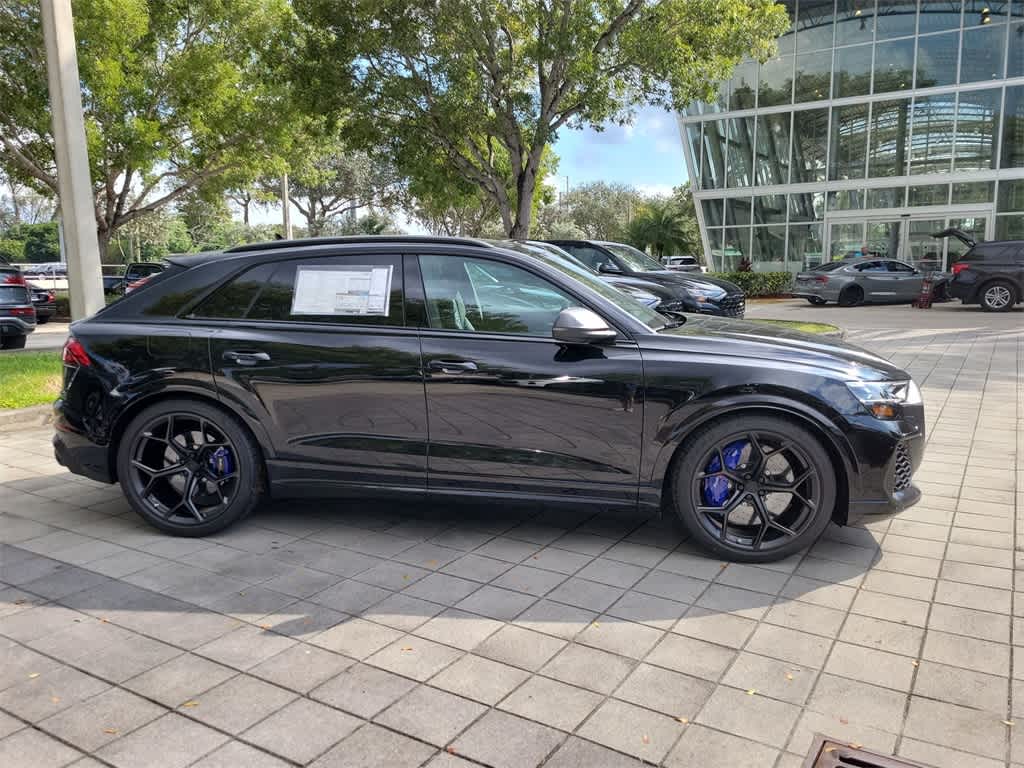 Thumbnail: 2026 Audi RS Q8 - 9