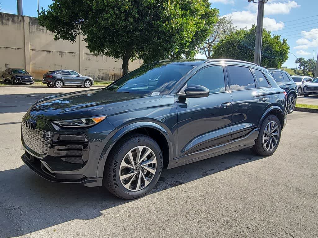 Thumbnail: 2027 Audi Q6 e-tron - 4