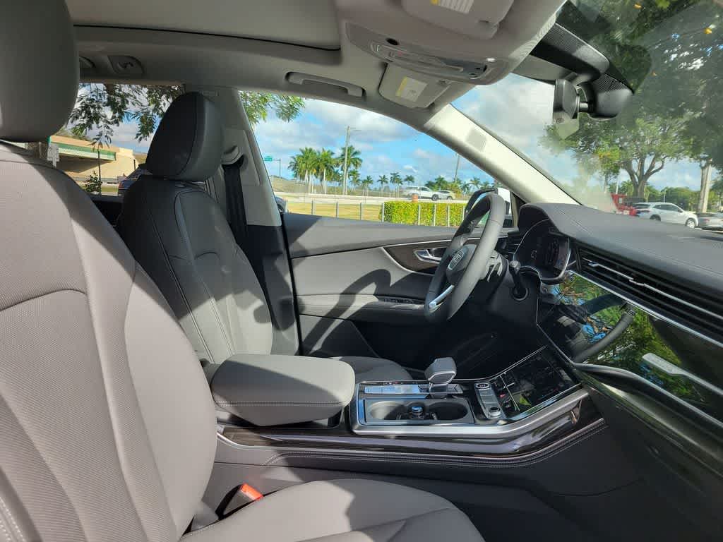 Thumbnail: 2026 Audi Q8 - 22