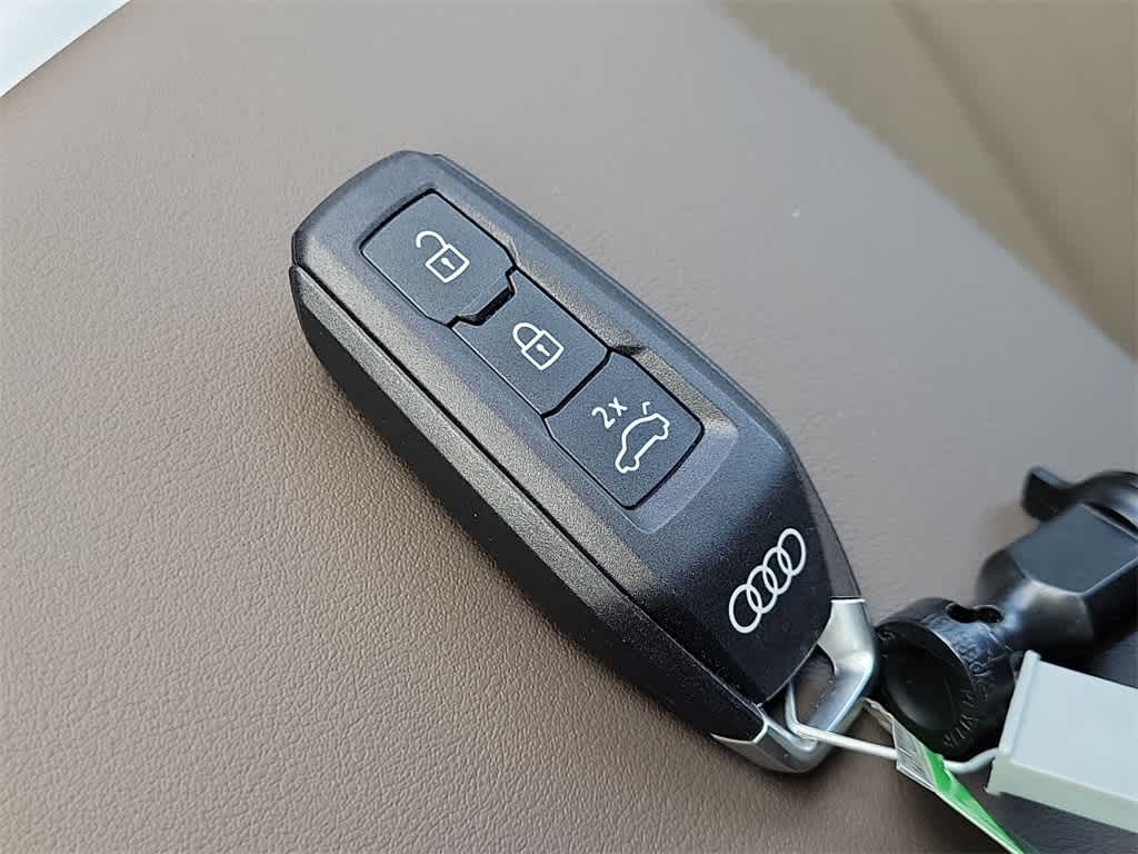 Thumbnail: 2025 Audi Q5 - 17