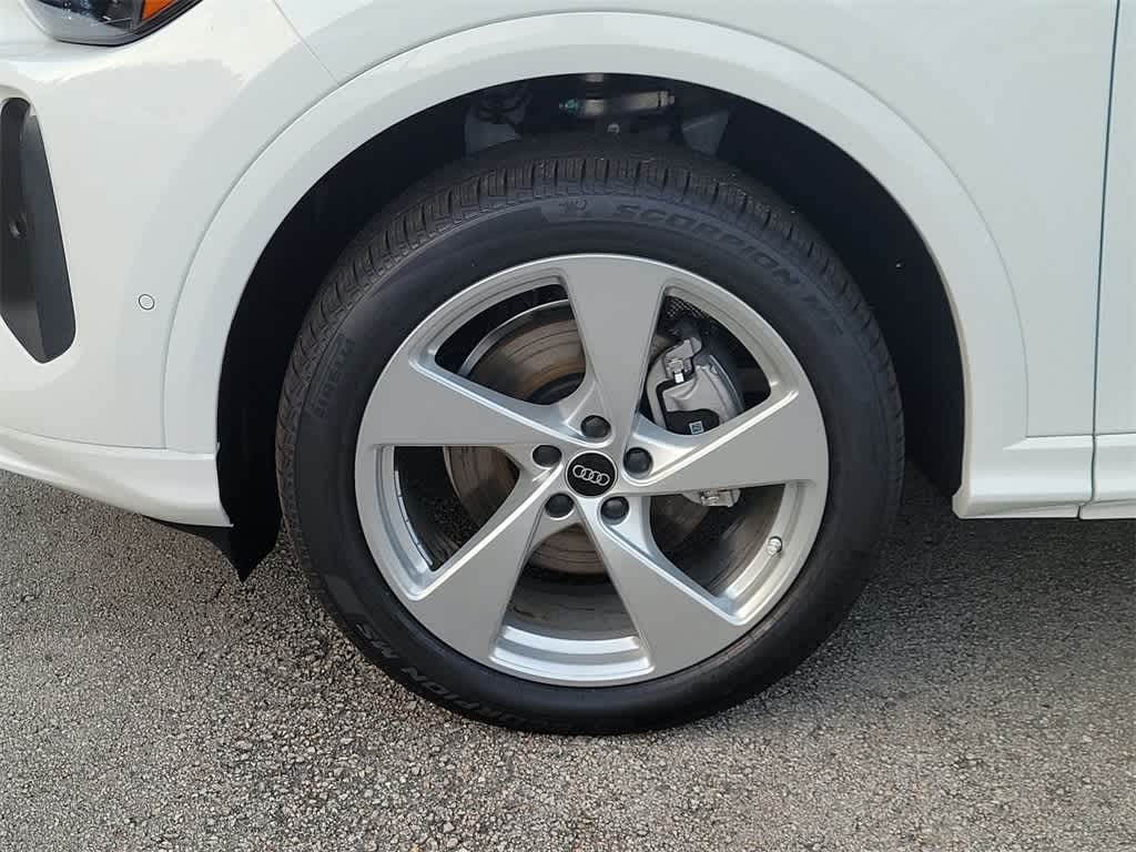 Thumbnail: 2025 Audi Q5 - 8