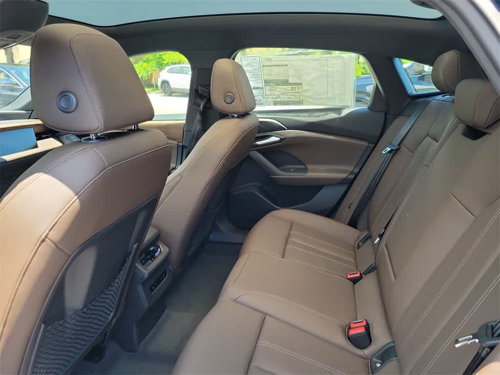 Thumbnail: 2025 Audi A8 - 12