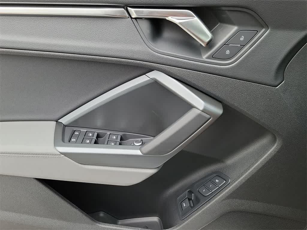 Thumbnail: 2025 Audi Q3 - 19