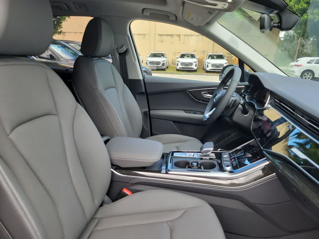 Thumbnail: 2026 Audi Q7 - 14