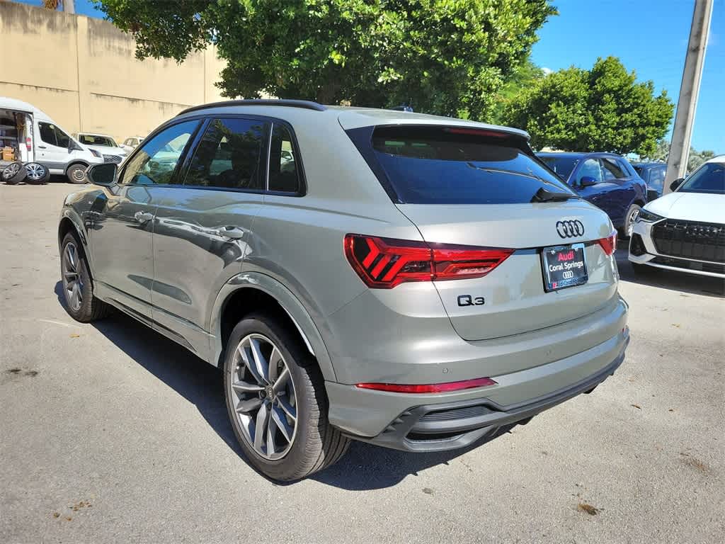 Thumbnail: 2025 Audi Q3 - 12