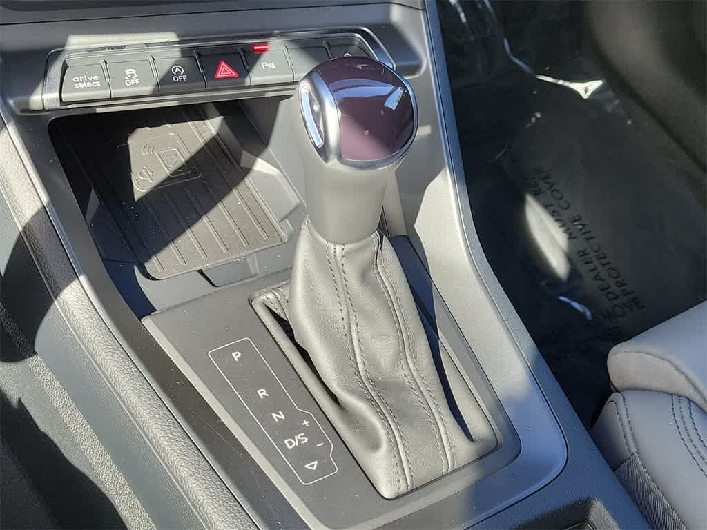 Thumbnail: 2025 Audi Q3 - 25