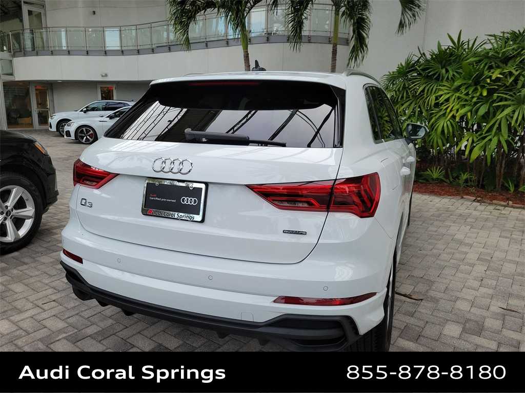 Thumbnail: 2023 Audi Q3 - 4
