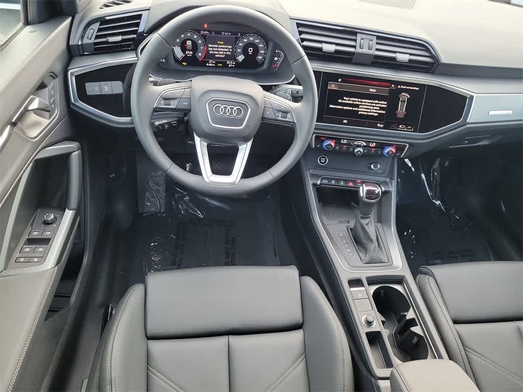 Thumbnail: 2025 Audi Q3 - 10