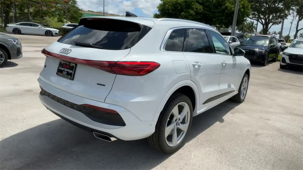 Thumbnail: 2025 Audi Q5 - 8