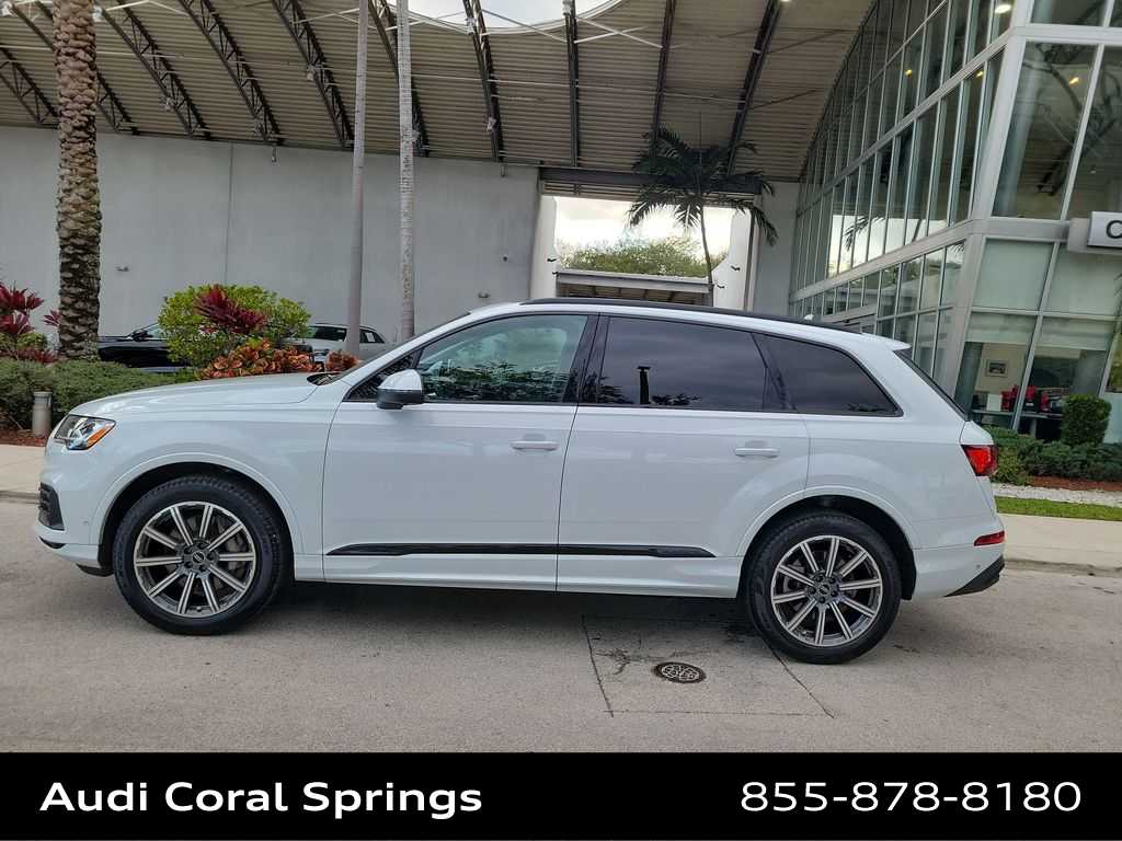 Thumbnail: 2023 Audi Q7 - 11