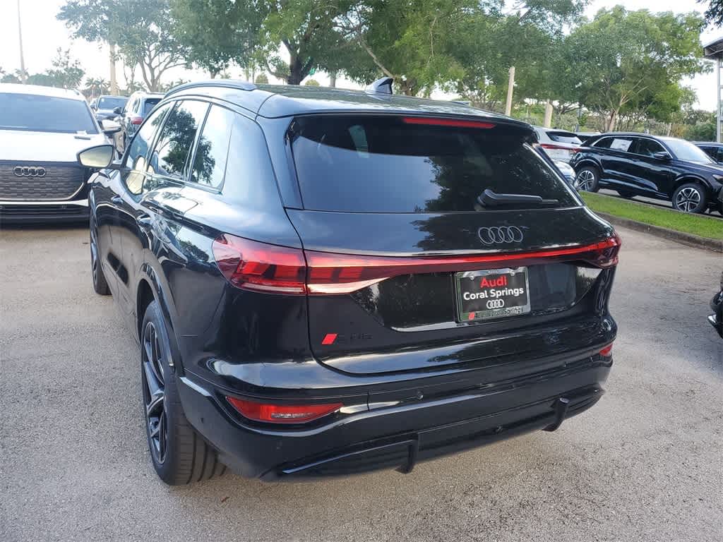 Thumbnail: 2025 Audi SQ6 e-tron - 3