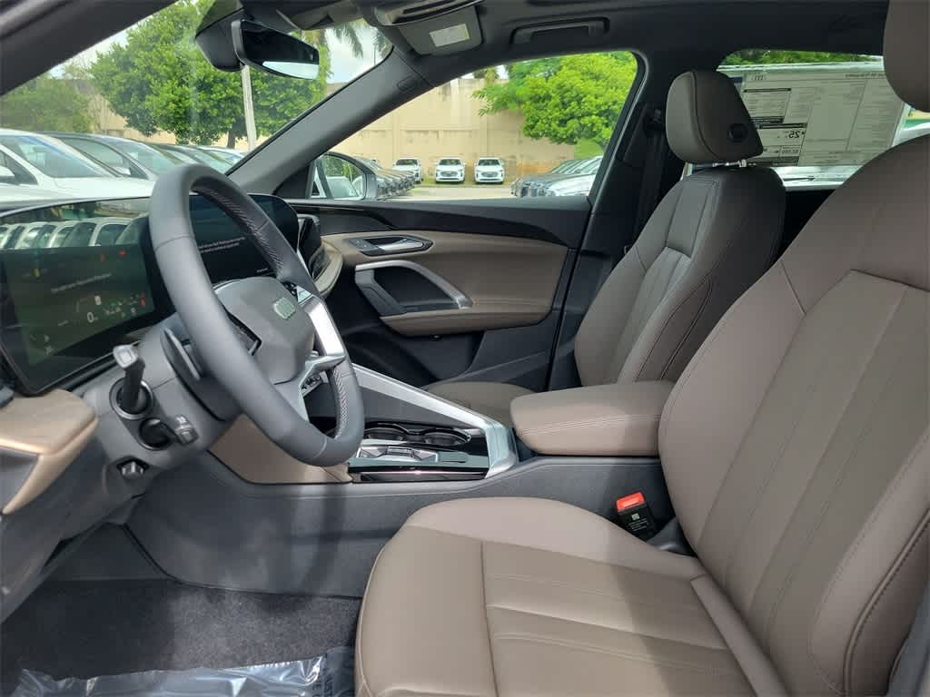 Thumbnail: 2025 Audi Q5 - 11