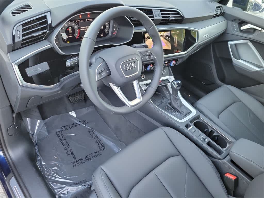 Thumbnail: 2025 Audi Q3 - 10