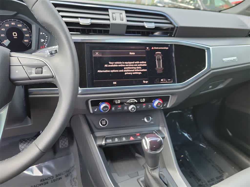 Thumbnail: 2025 Audi Q3 - 16