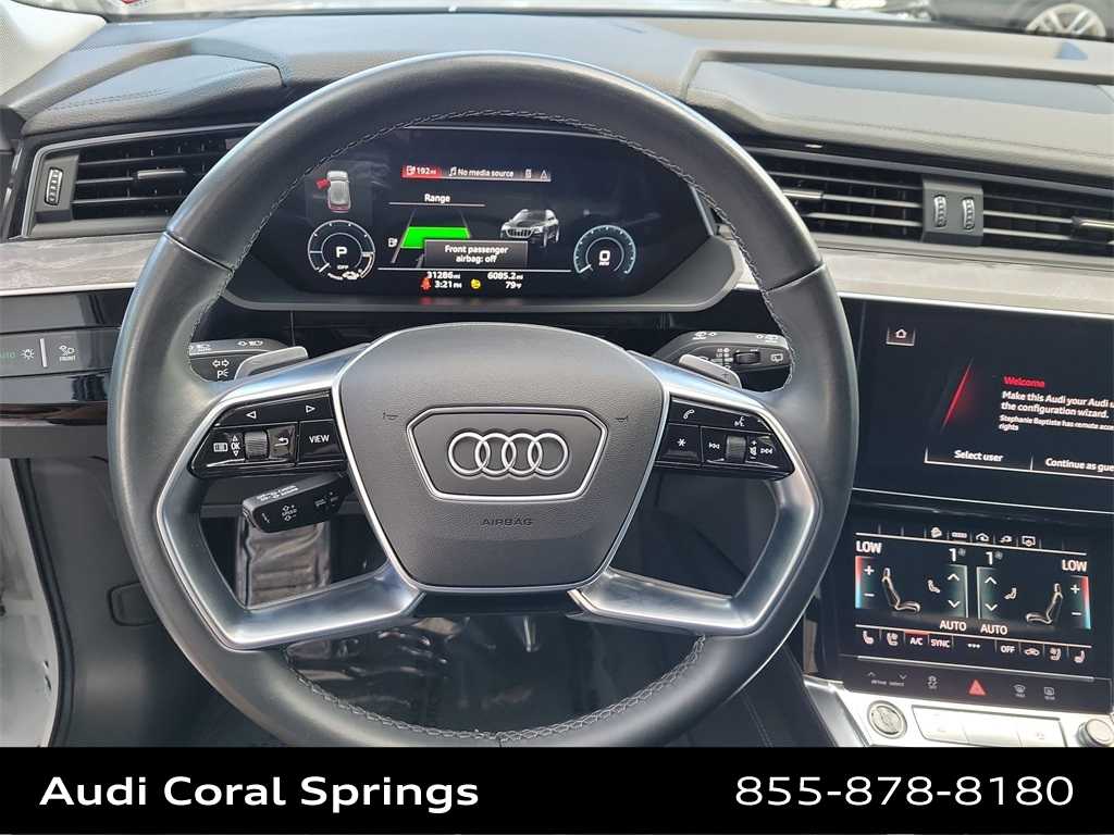 Thumbnail: 2022 Audi e-tron - 15