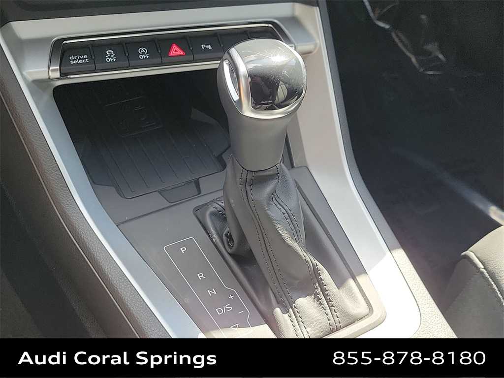 Thumbnail: 2025 Audi Q3 - 17