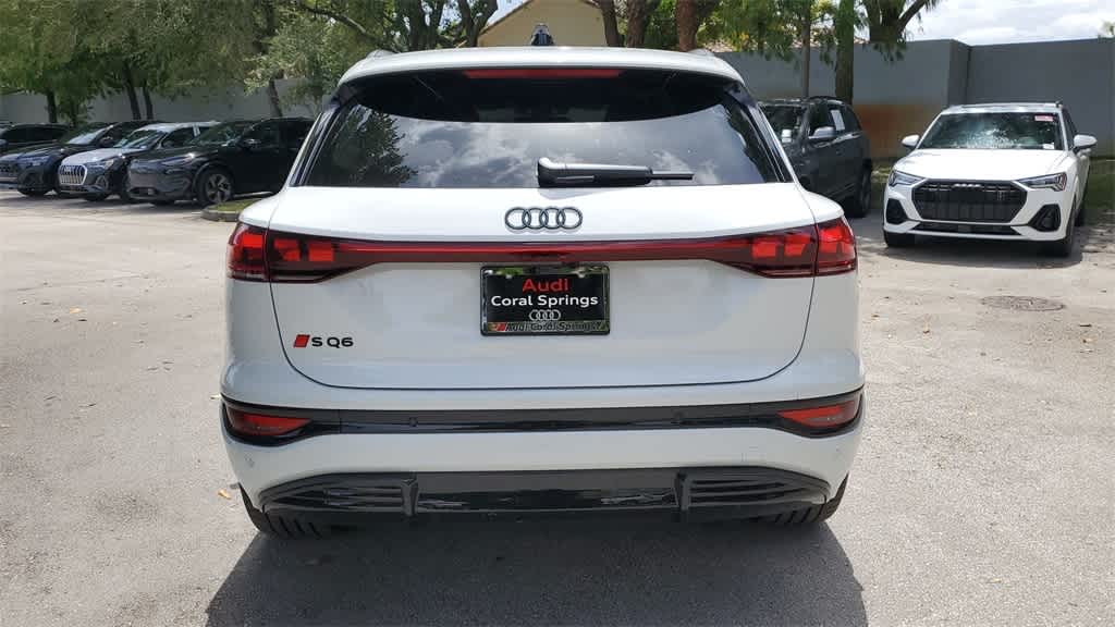 Thumbnail: 2025 Audi SQ6 e-tron - 13