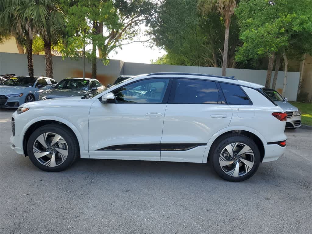 Thumbnail: 2025 Audi Q6 e-tron - 5