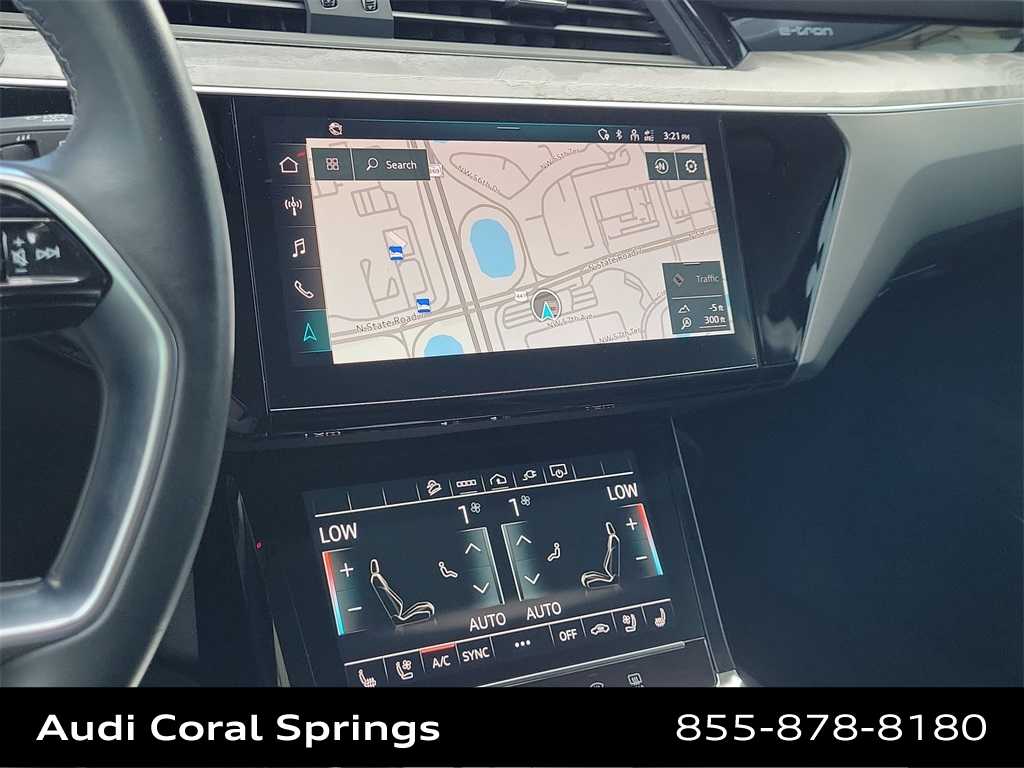 Thumbnail: 2022 Audi e-tron - 16