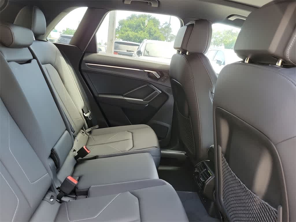 Thumbnail: 2025 Audi Q3 - 21