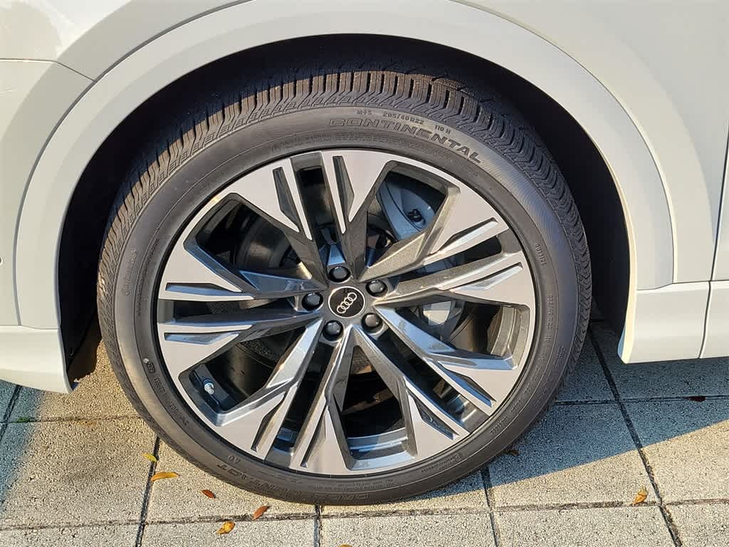 Thumbnail: 2026 Audi Q8 - 8