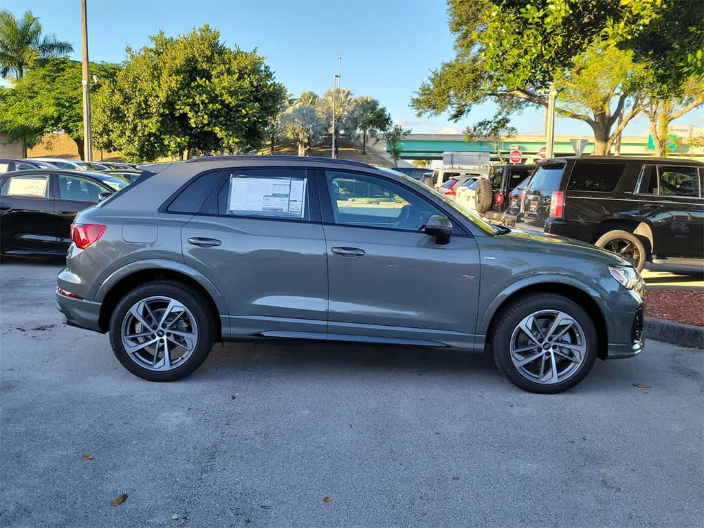 Thumbnail: 2025 Audi Q3 - 9