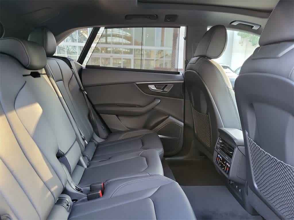 Thumbnail: 2026 Audi Q8 - 13