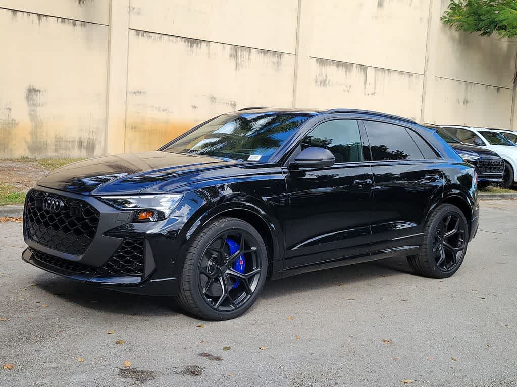 Thumbnail: 2026 Audi RS Q8 - 4
