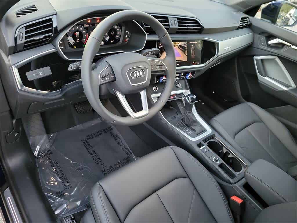 Thumbnail: 2025 Audi Q3 - 10