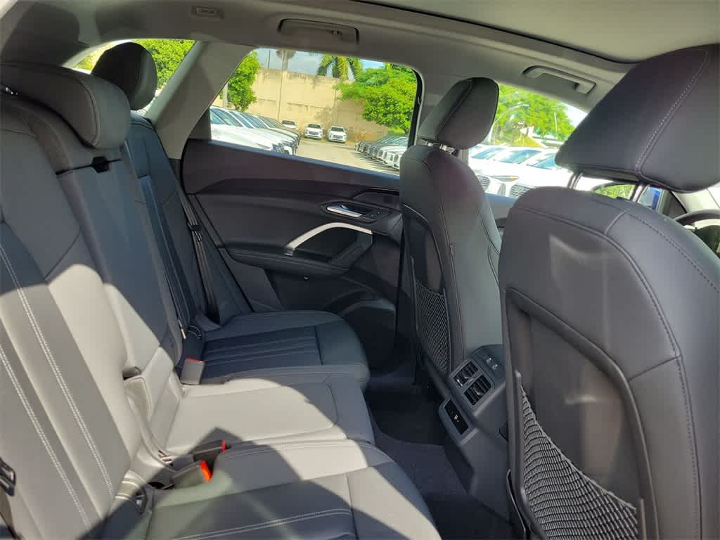 Thumbnail: 2025 Audi Q5 - 13