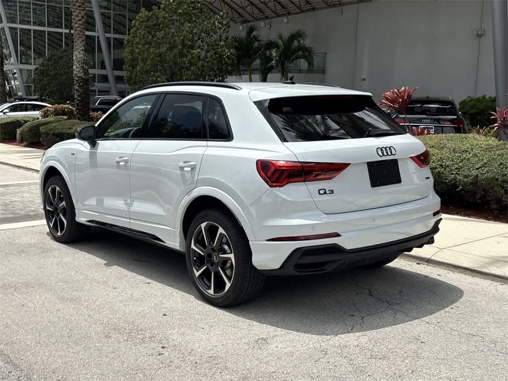 Thumbnail: 2025 Audi Q3 - 18