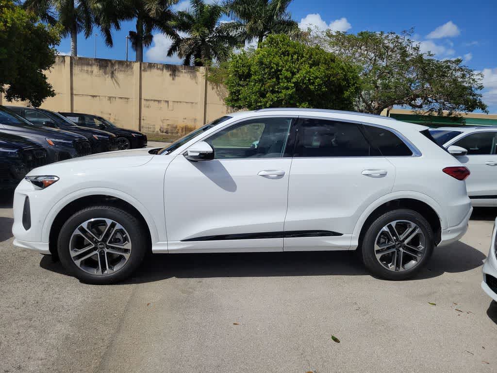 Thumbnail: 2025 Audi Q5 - 11