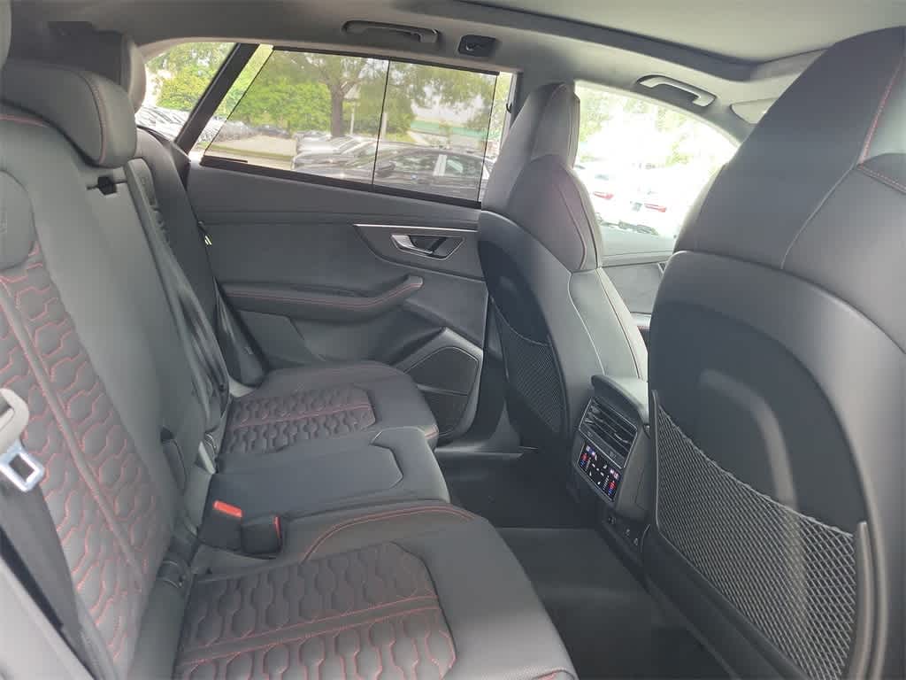 Thumbnail: 2025 Audi RS Q8 - 21